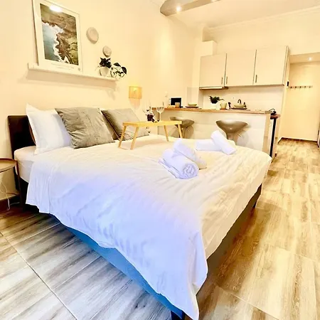 Cozy In سالونيك
